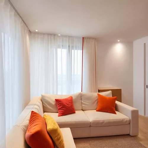 Apartemen studio dengan dinding cerah dan pencahayaan optimal-interior splusa.id Apartemen studio dengan dinding cerah dan pencahayaan optimal-interior splusa.id