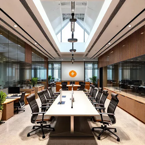 Desain interior kantor fungsional dengan meja kerja ergonomis dan area kolaborasi terbuka-interior splusa.id Desain interior kantor fungsional dengan meja kerja ergonomis dan area kolaborasi terbuka-interior splusa.id