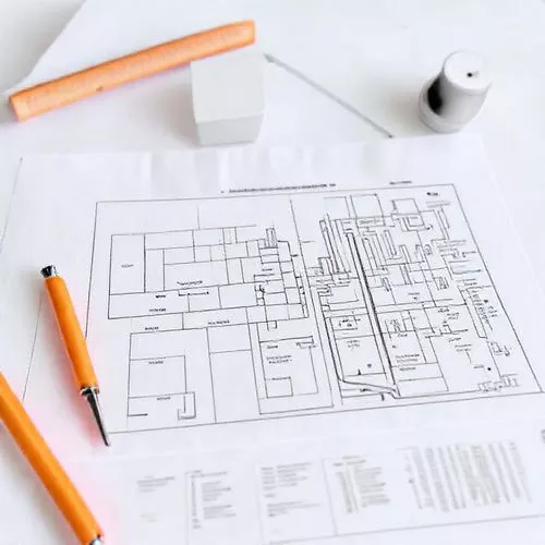Papan proyek dengan rencana dan jadwal kerja untuk pengawasan proyek konstruksi oleh kontraktor-interior splusa.id Papan proyek dengan rencana dan jadwal kerja untuk pengawasan proyek konstruksi oleh kontraktor-interior splusa.id