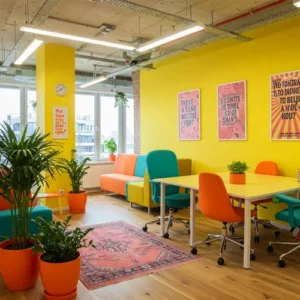 Desain Interior Kantor yang Memotivasi dengan Warna Cerah-kontraktor interior splusa.id