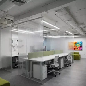 Partisi bioplastik di kantor-kontraktor interior splusa.id