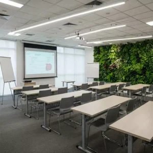 Ruang Serbaguna Modern dengan Desain Fleksibel di Bandung-kontraktor interior kantor splusa.id