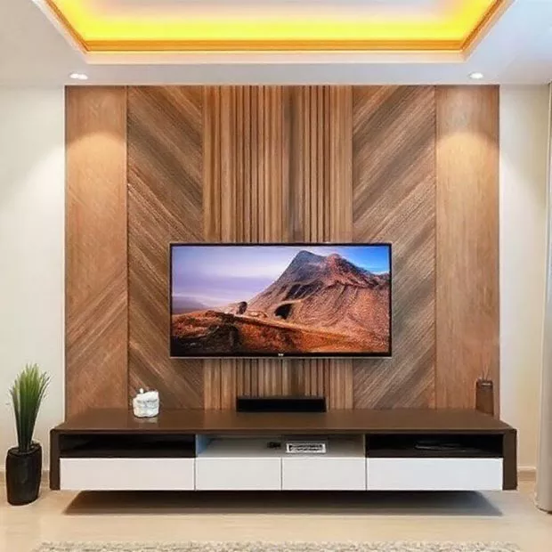 backdrop tv minimalis ruang keluarga dengan panel kayu vertikal sedikit natural backdrop tv minimalis ruang keluarga dengan panel kayu vertikal sedikit natural
